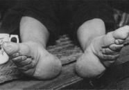 裹脚(打一字),古代女性足部畸形的千年悲剧”