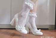 白色袜子女,时尚与舒适的完美融合，展现独特魅力”