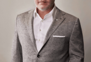 对话加拿大鹅董事长兼CEO Dani Reiss：从财报看品牌韧性逻辑与转型实践加拿大鹅官网